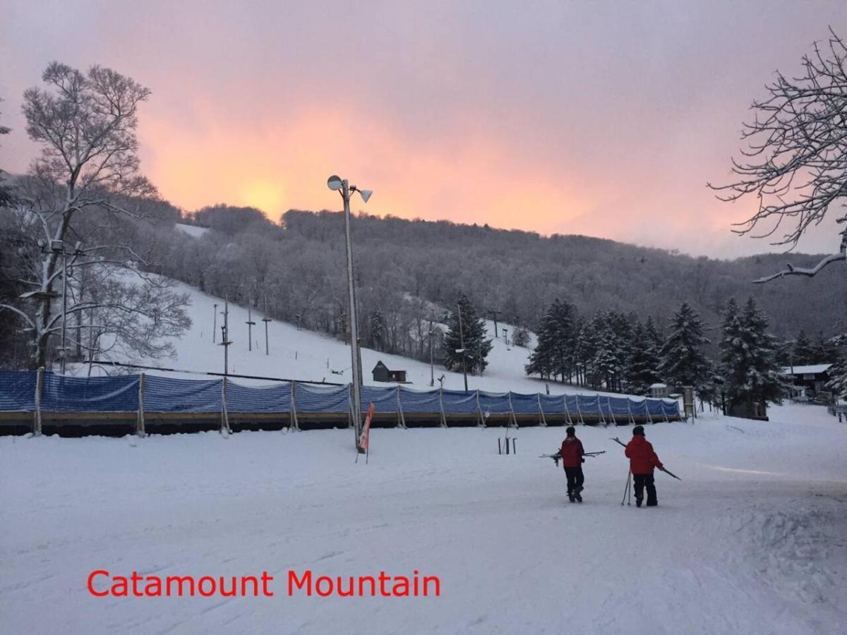 2 Bed Berkshire Getaway Minutes To Jiminy Peak Ski Hancock Zewnętrze zdjęcie