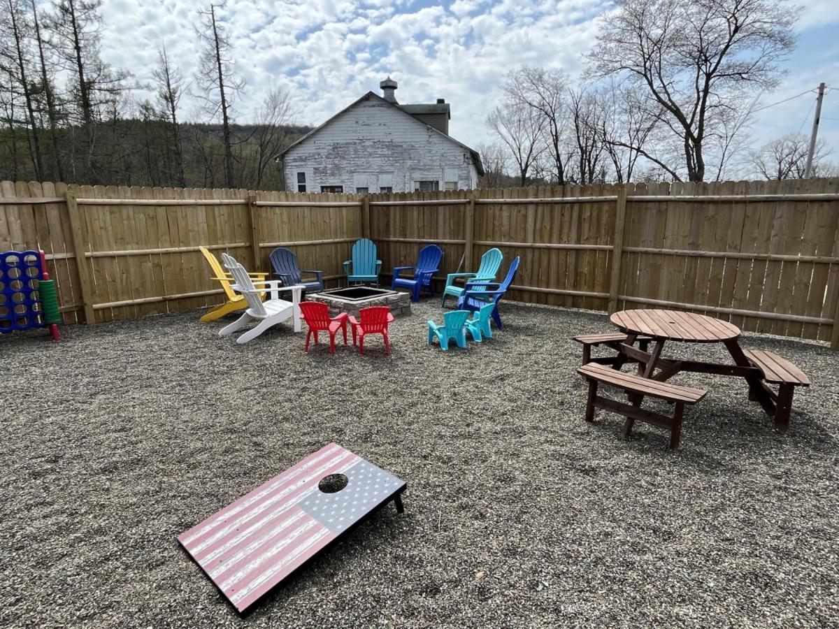 2 Bed Berkshire Getaway Minutes To Jiminy Peak Ski Hancock Zewnętrze zdjęcie