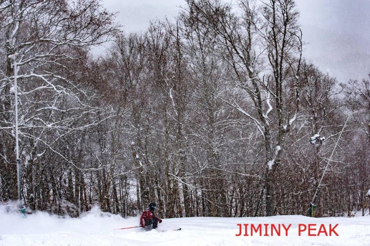 2 Bed Berkshire Getaway Minutes To Jiminy Peak Ski Hancock Zewnętrze zdjęcie